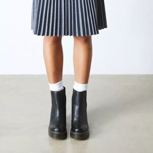 Dr. Martens Black Heeled Chelsea Boots sz 8 / 39